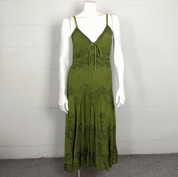 advance apparels website